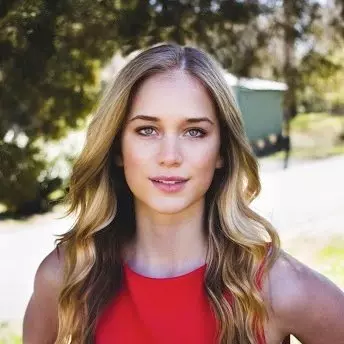 Elizabeth Lail